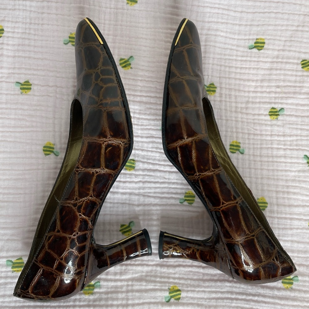 Stuart Weitzman Embossed Brown Patent Leather Pumps Size 8.5 - Picture 8 of 11